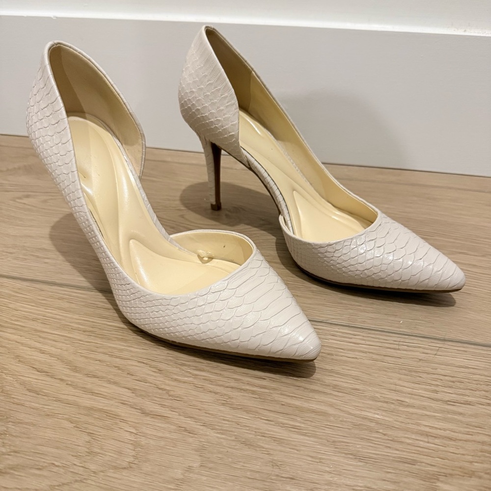 Jessica Simpson Women’s 9.5 Textured Faux Snakeskin Cream Heels Chic Comfortable